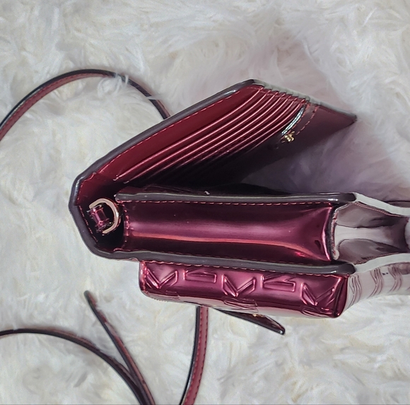 Sale! Jet Set phone crossbody - Picture 6 of 9